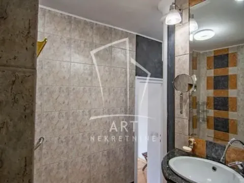 Prodaja, četvorosoban stan, 133m², Slavija, Vračar Sve Podlokacije - image 12