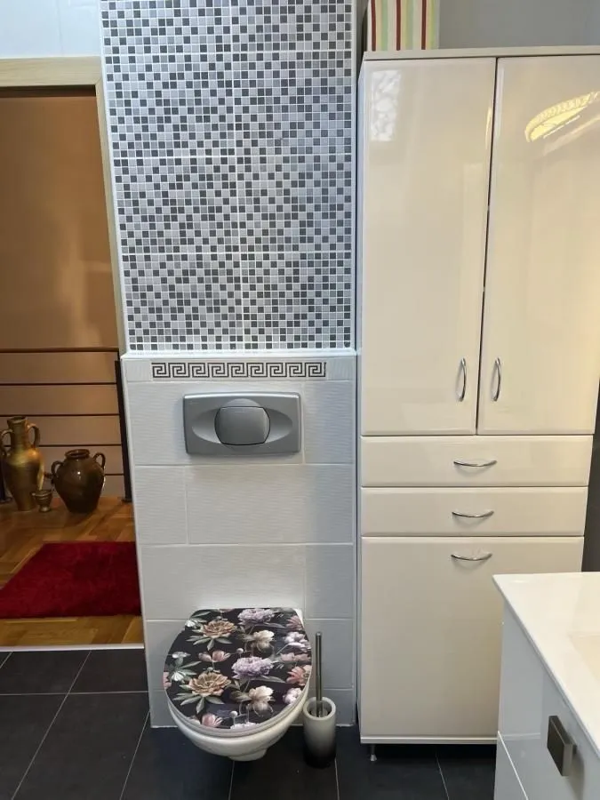 Prodaja, četvorosoban stan, 120m², Novo naselje, Novi Sad
