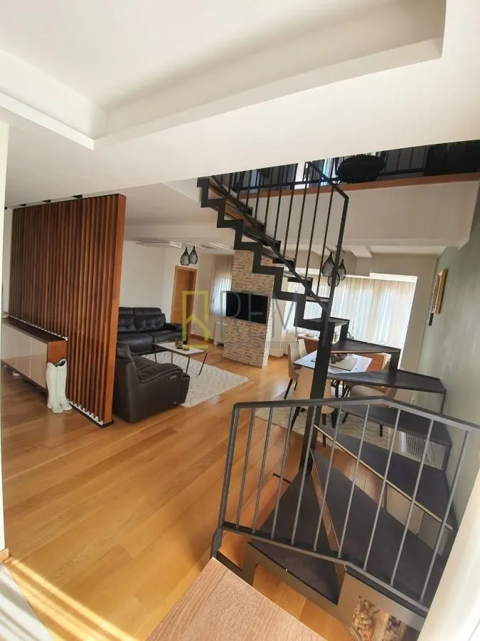 Prodaja, četvorosoban stan, 154m², Zabjelo, Podgorica