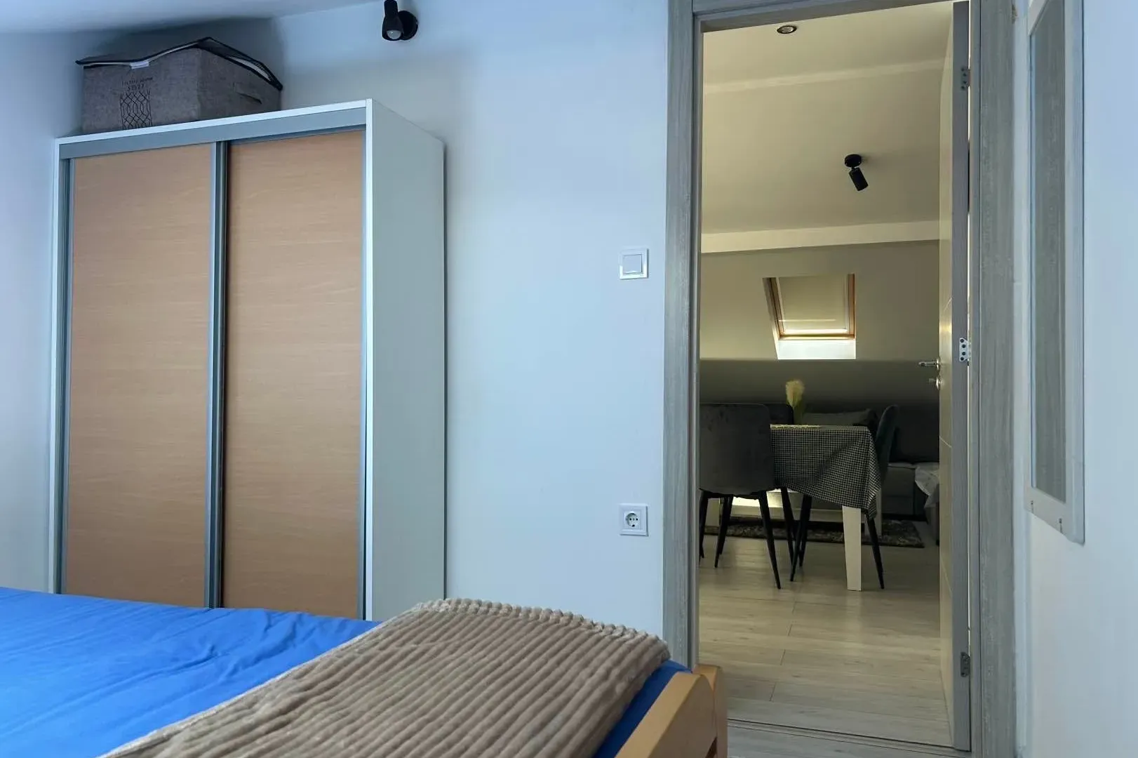 Izdavanje, dvosoban stan, 68m², Đenovići, Herceg Novi