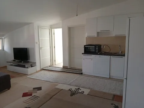 Rent, apartment, 70m², Podgorica, Crna Gora - image 2