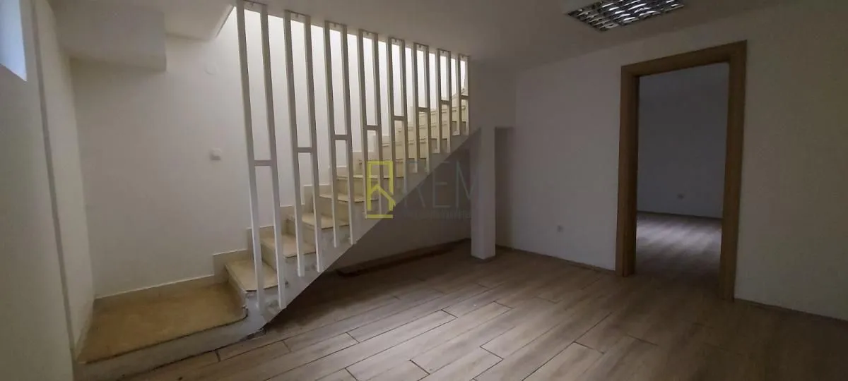 Sale, office space, 64m², Lepa Kata, Podgorica