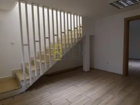 Prodaja, poslovni prostor, 64m², Lepa Kata, Podgorica