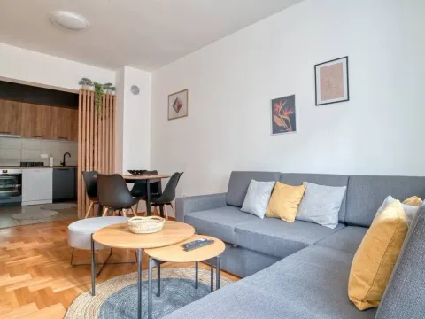 Rent, two bedroom apartment, 72m², Centar, Budva - image 8