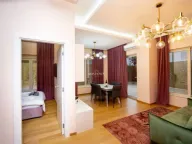 Izdavanje, dvosoban stan, 107m², Centar, Budva - image 1