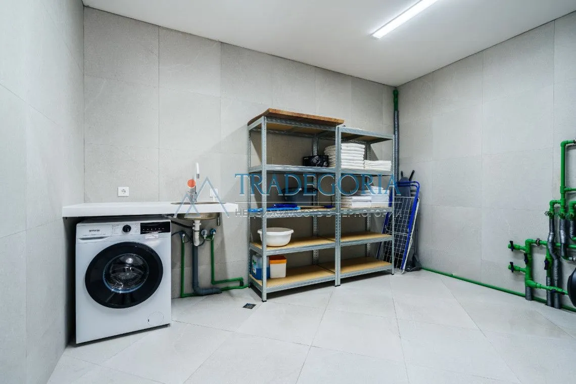 Prodaja, kuća, 220m², Reževići, Budva