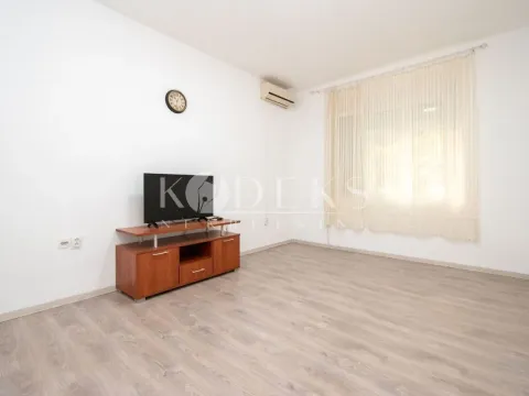 Rent, studio apartment, 25m², Centar, Podgorica - image 1