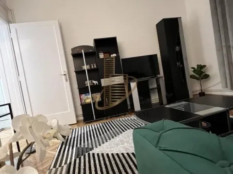 Izdavanje, dvosoban stan, 50m², Kalenić Pijaca, Vračar Sve Podlokacije - image 4