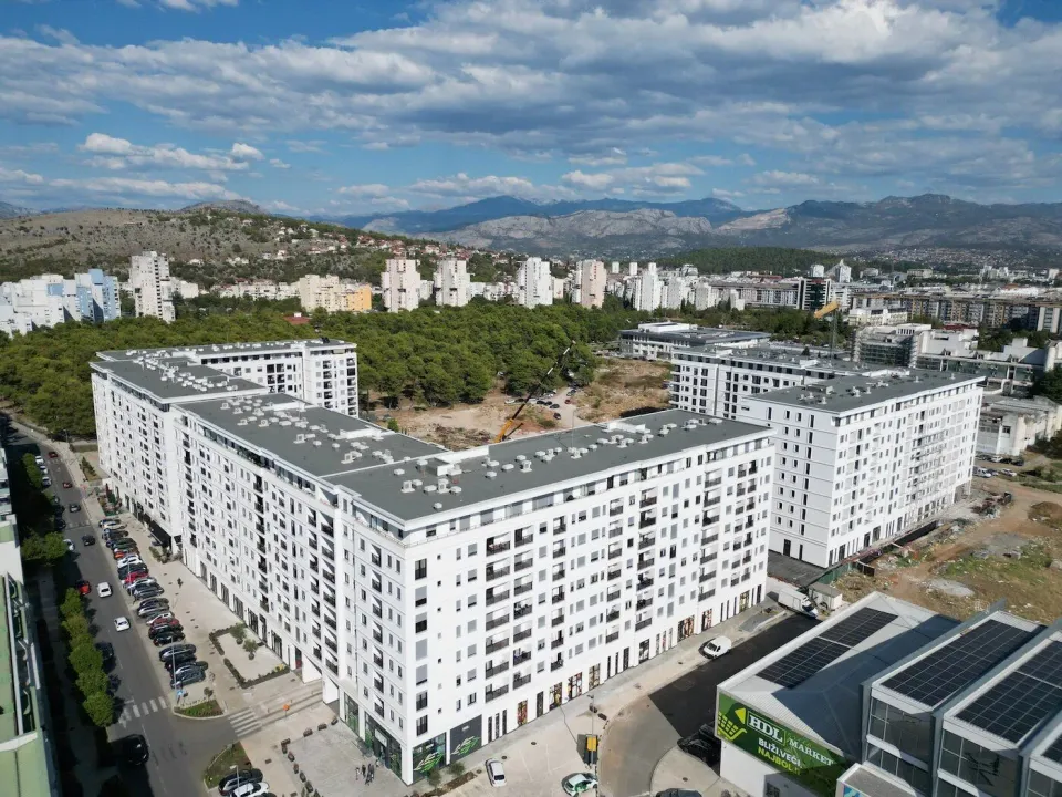 Rent, office space, 126m², Tološka šuma, Podgorica