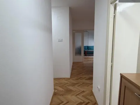 Izdavanje, trosoban stan, 85m², Sajmište, Novi Sad - image 4