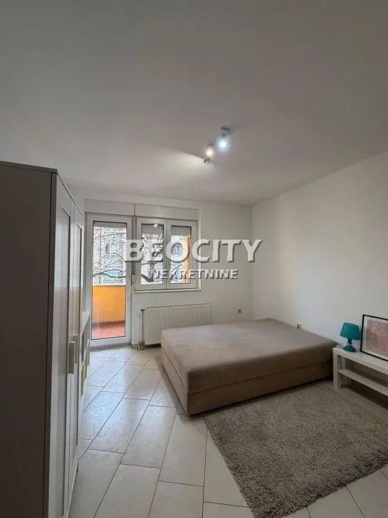 Prodaja, stan, 24m², Centar, Novi Sad