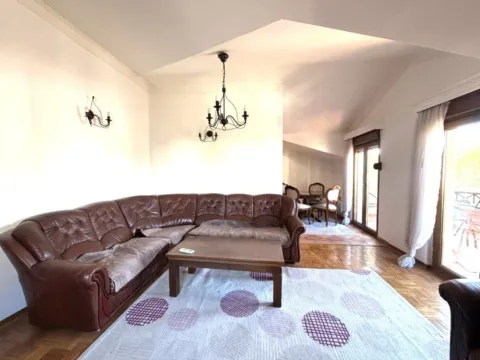 Prodaja, trosoban stan, 80m², Stari Aerodrom, Podgorica - image 2