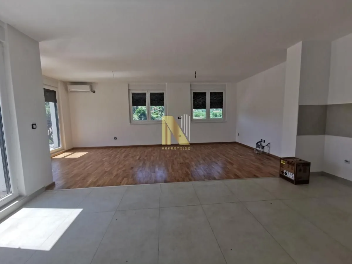 Prodaja, četvorosoban stan, 124m², Sremska Kamenica, Petrovaradin