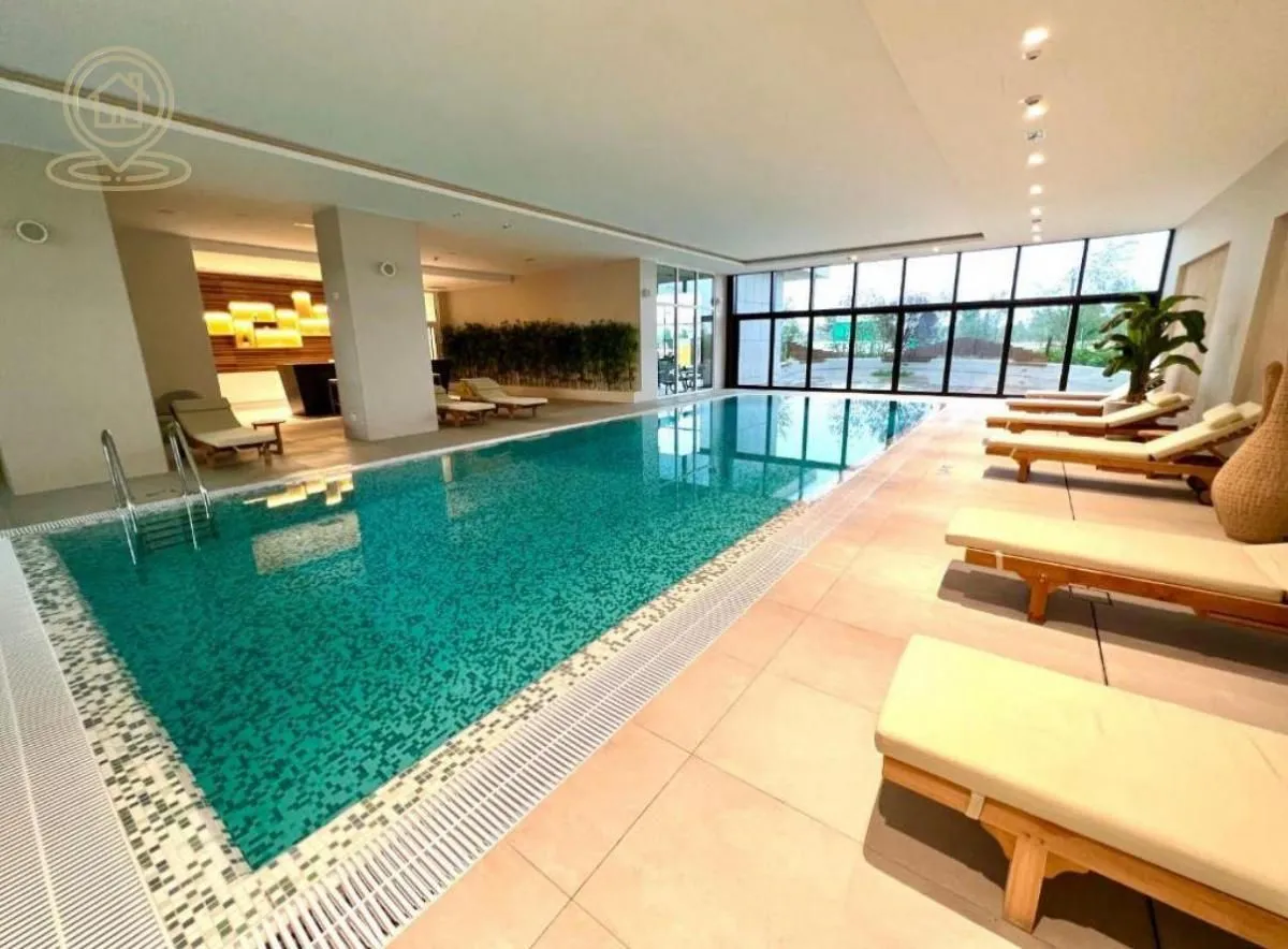 Izdavanje, trosoban stan, 120m², Savski Venac, Beograd