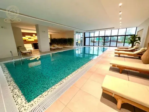 Izdavanje, trosoban stan, 120m², Savski Venac, Beograd - image 1