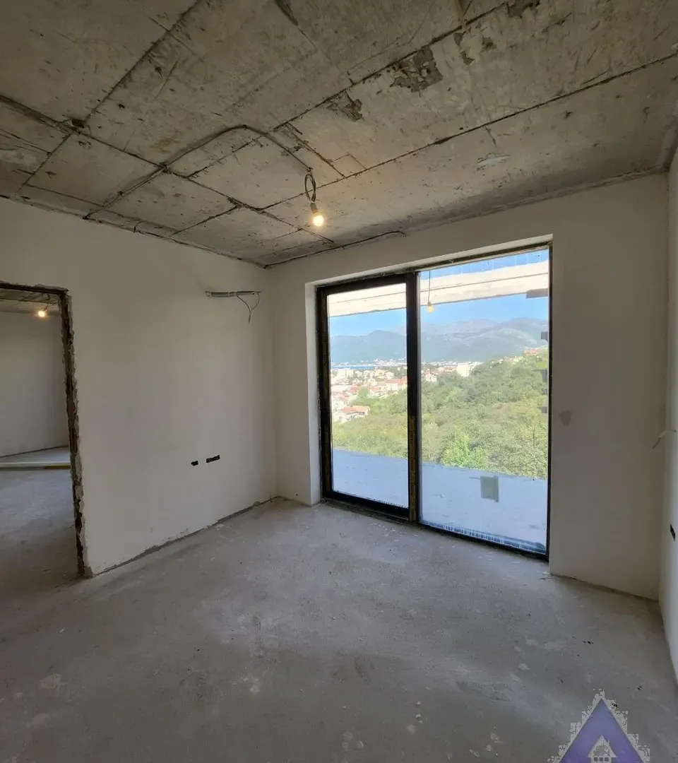 Prodaja, kuća, 230m², Kalimanj, Tivat