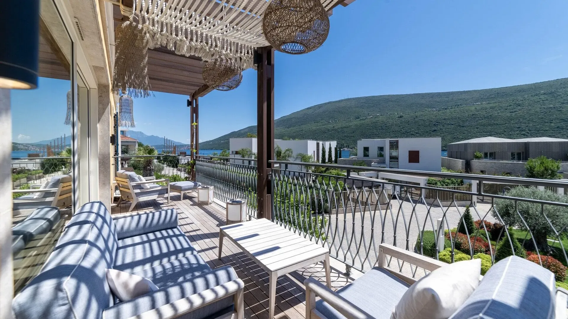 Prodaja, trosoban stan, 188m², Portonovi, Herceg Novi