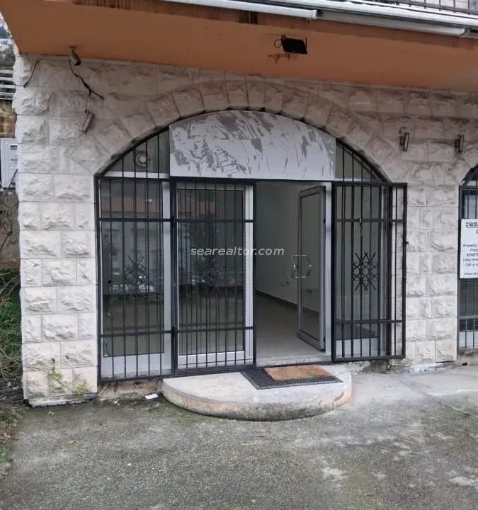 Izdavanje, poslovni prostor, 30m², Dobrota, Kotor