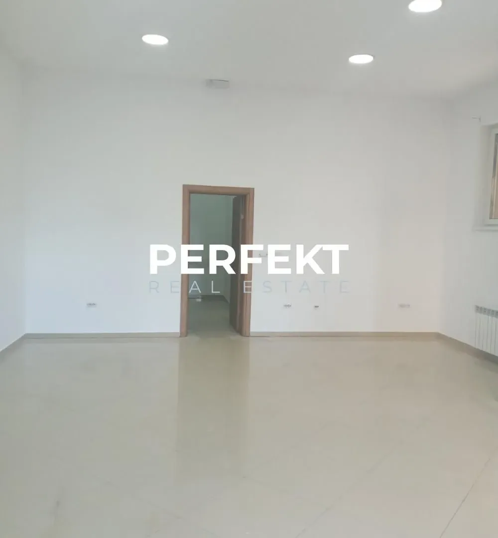 Rent, office space, 67m², Centar, Pančevo