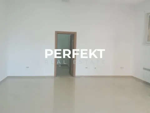 Izdavanje, poslovni prostor, 67m², Centar, Pančevo - image 5