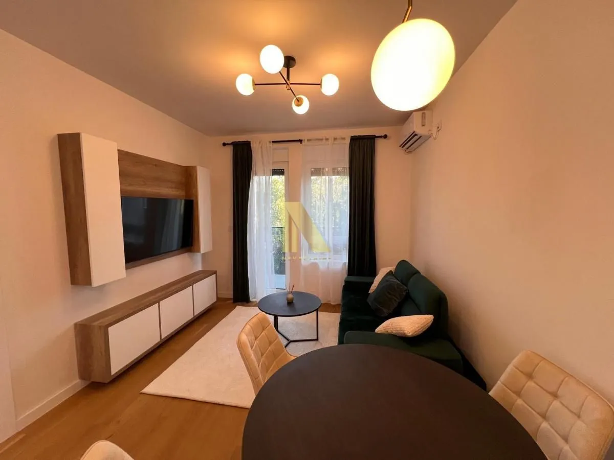 Izdavanje, jednosoban stan, 39m², Sajmište, Novi Sad