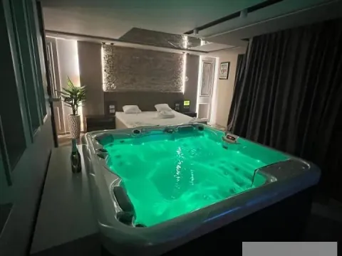 Prodaja, jednosoban stan, 75m², Bulevar Oslobodjenja, Novi Sad Sve Podlokacije