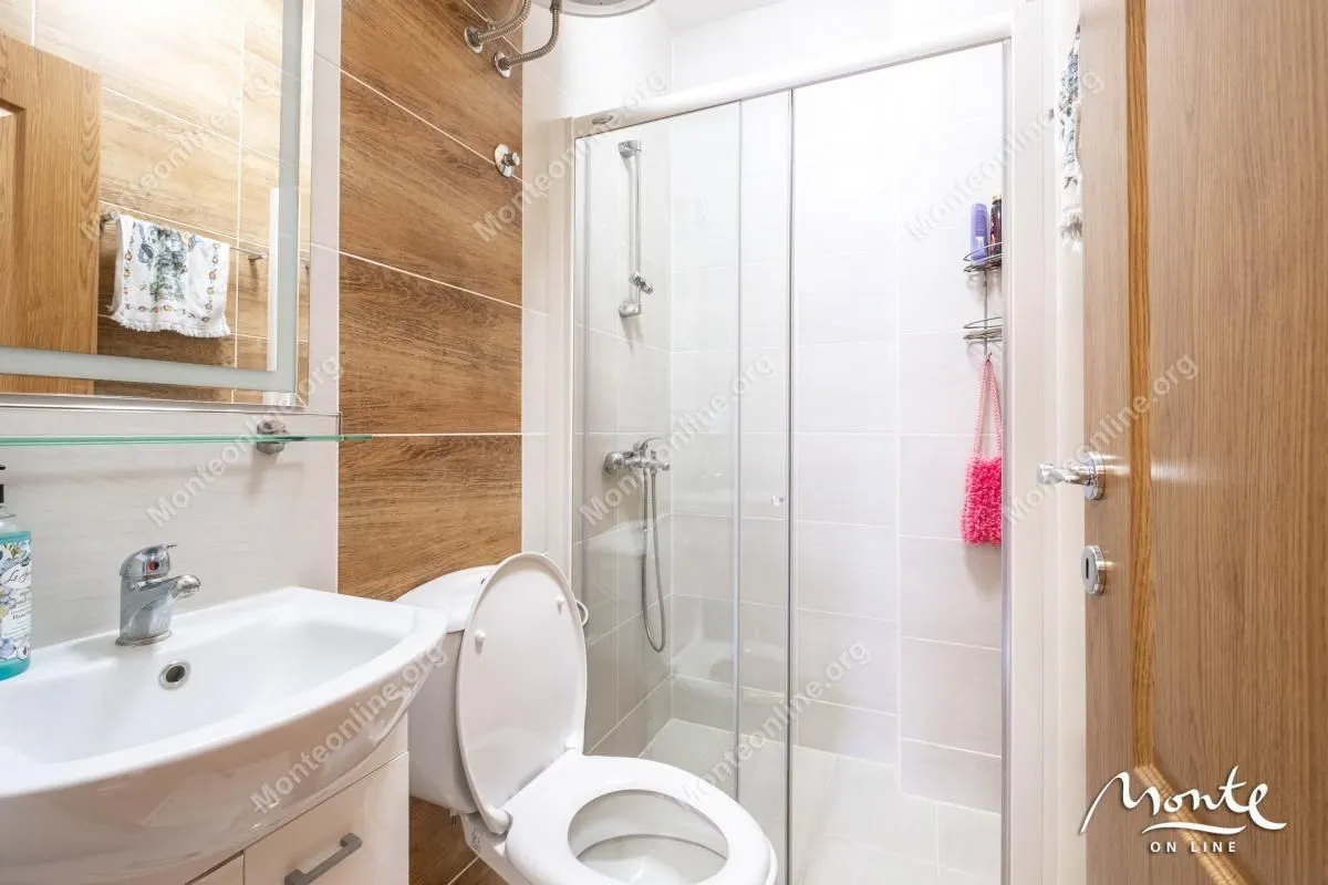 Prodaja, dvosoban stan, 83m², Prčanj, Kotor