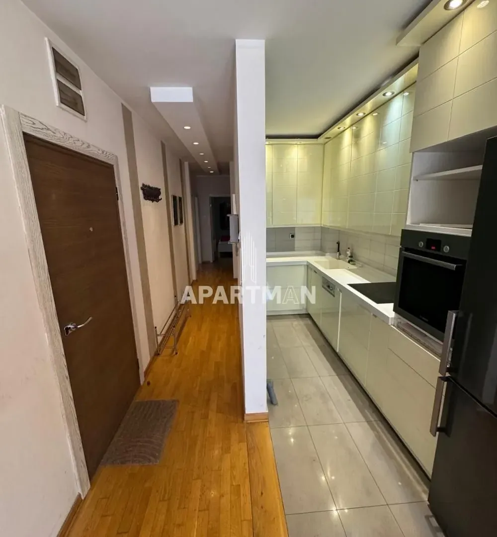 Rent, three bedroom apartment, 113m², Vračar Hram, Vračar Sve Podlokacije