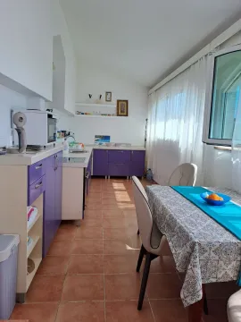 Rent, three bedroom apartment, 100m², Tivat, Crna Gora - image 5