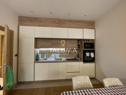 Izdavanje, dvosoban stan, 75m², Preko Morače, Podgorica - image 9