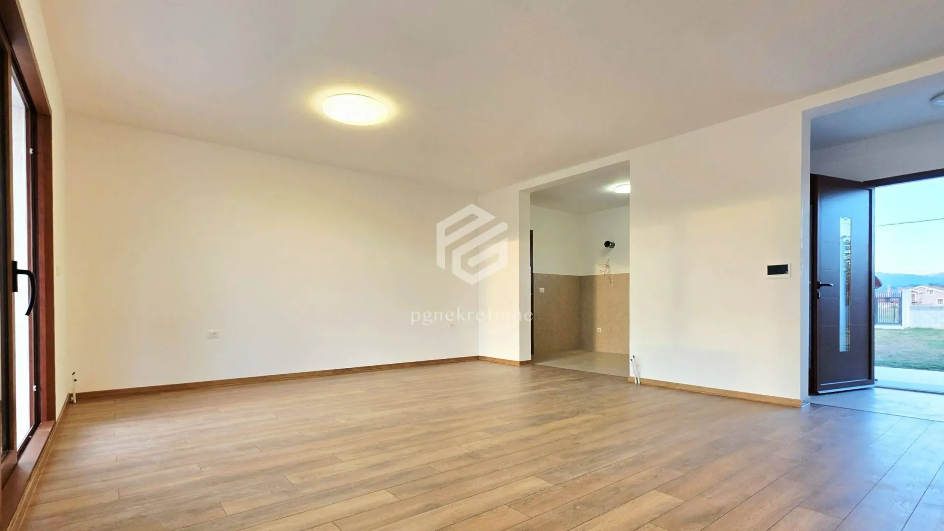 Izdavanje, kuća, 190m², Golubac, Srbija