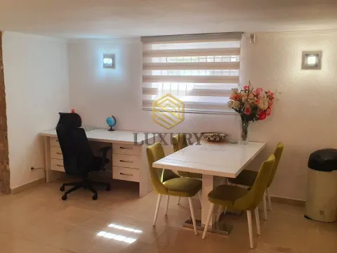 Rent, one bedroom apartment, 80m², Tuški Put, Podgorica - image 2