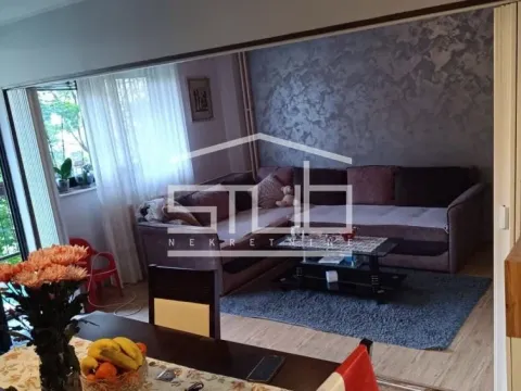 Stan in Zvezdara Sve Podlokacije