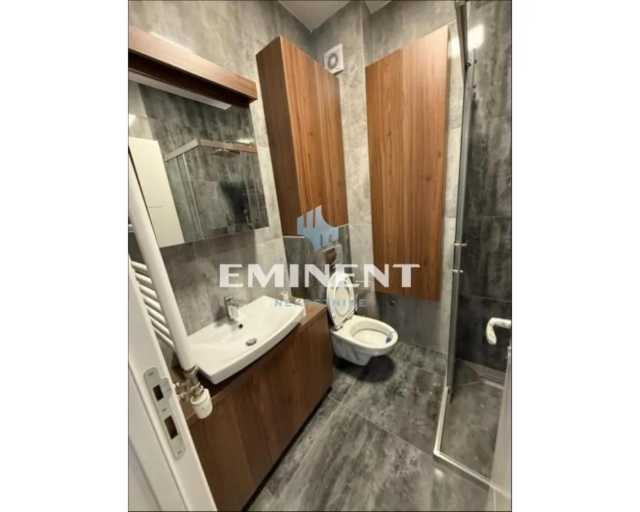 Izdavanje, trosoban stan, 56m², Južni Bulevar, Vračar Sve Podlokacije