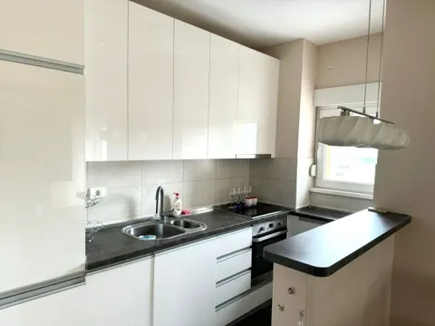 Izdavanje, jednosoban stan, 50m², City Kvart, Podgorica - image 5