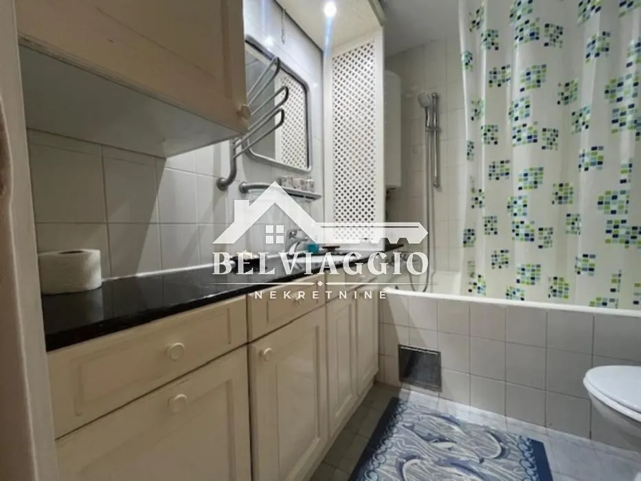 Izdavanje, dvosoban stan, 54m², Bandžovo brdo, Rožaje