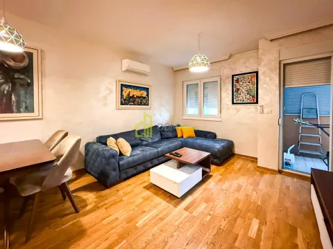 Rent, two bedroom apartment, 65m², City Kej, Podgorica - image 8