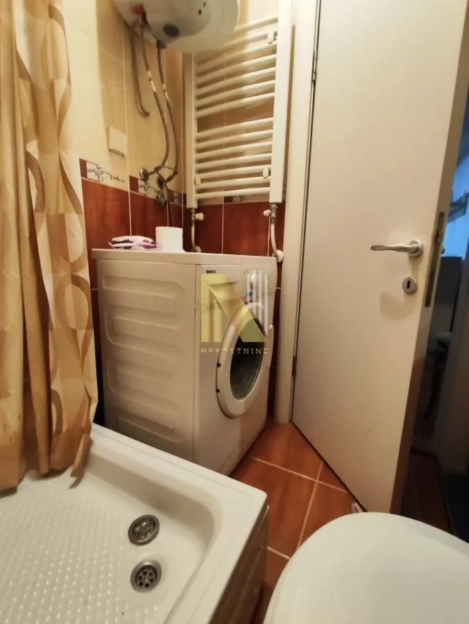 Izdavanje, garsonjera, 25m², Salajka, Novi Sad Sve Podlokacije