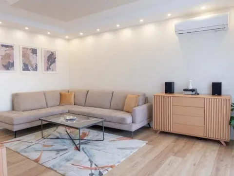 Izdavanje, dvosoban stan, 86m², Centar, Podgorica - image 9