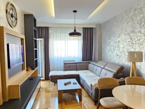 Izdavanje, jednosoban stan, 46m², Tuški Put, Podgorica - image 2