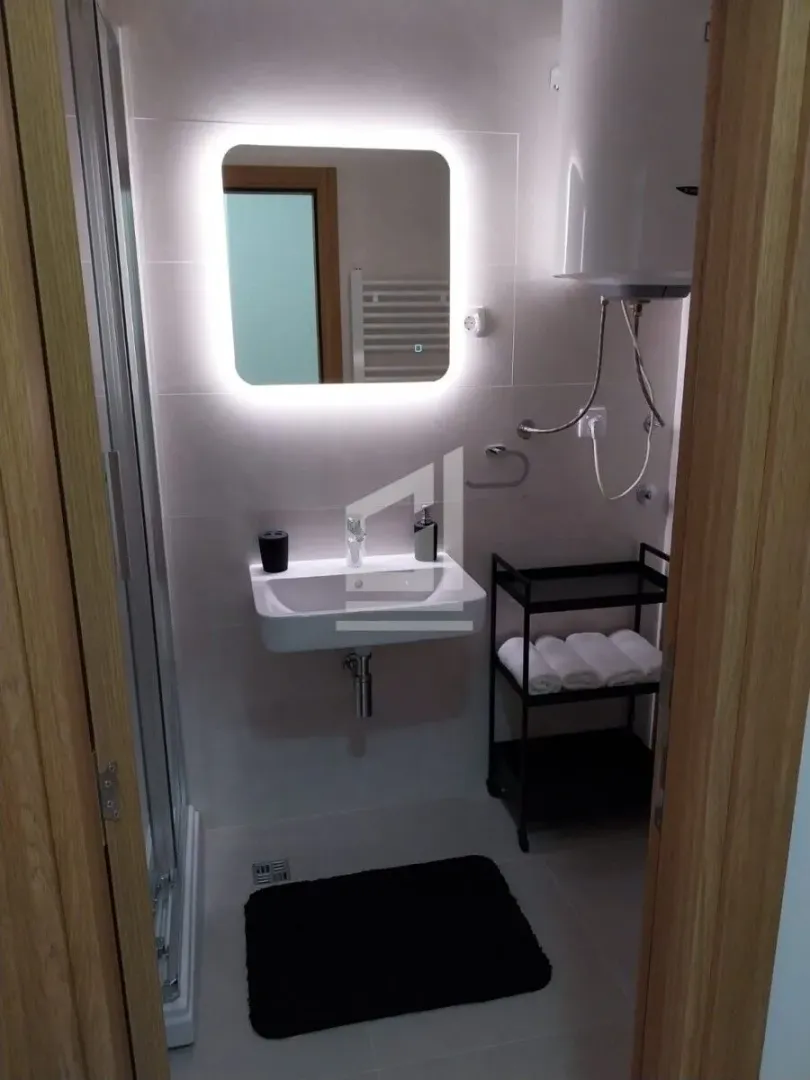 Izdavanje, jednosoban stan, 47m², New City, Podgorica