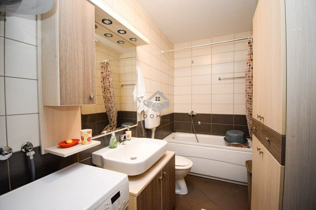 Prodaja, jednosoban stan, 57m², Krivi Most, Podgorica