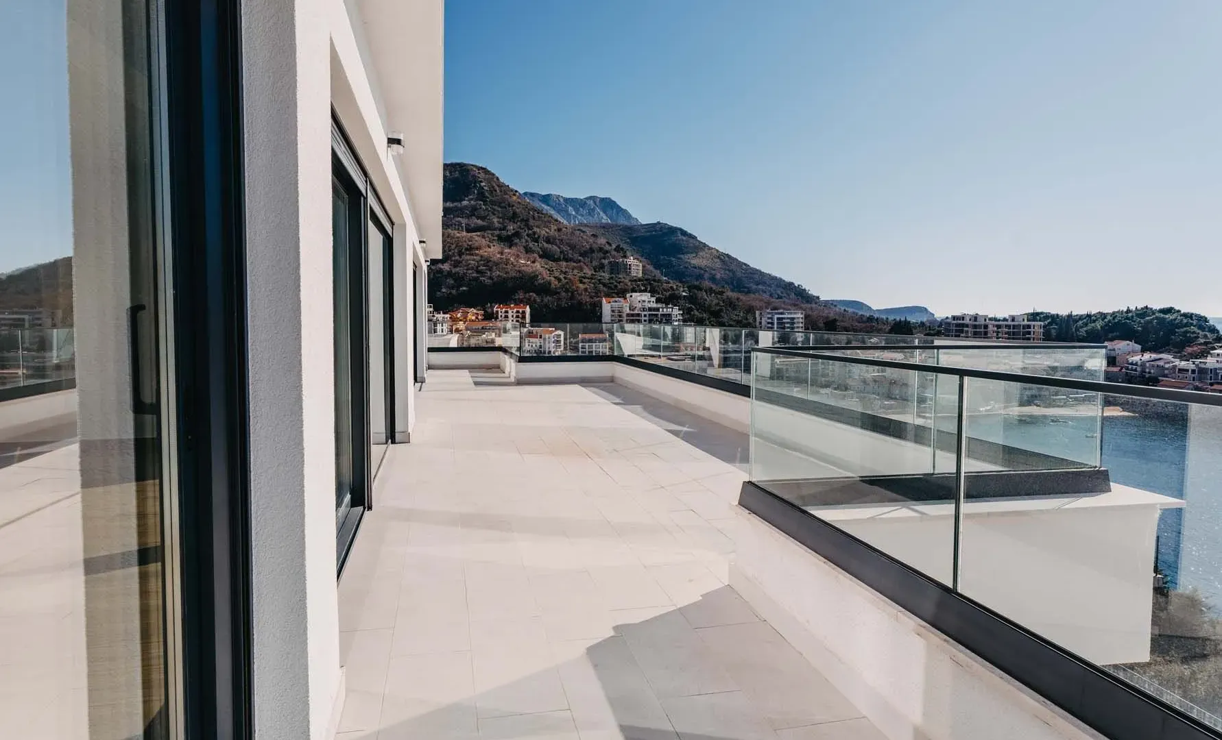 Izdavanje, ugostiteljski objekat, 1600m², Budva, Crna Gora