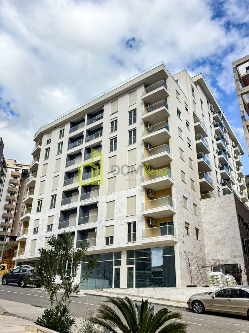 Izdavanje, garsonjera, 33m², Bečići, Budva