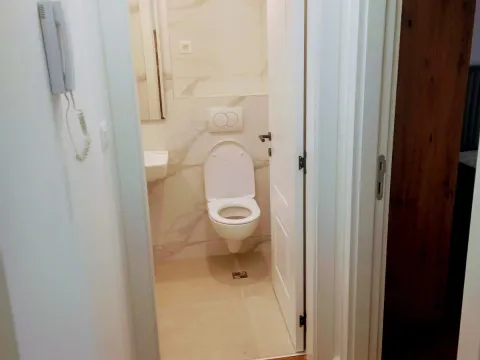 Izdavanje, jednosoban stan, 47m², Stari Aerodrom, Podgorica - image 6