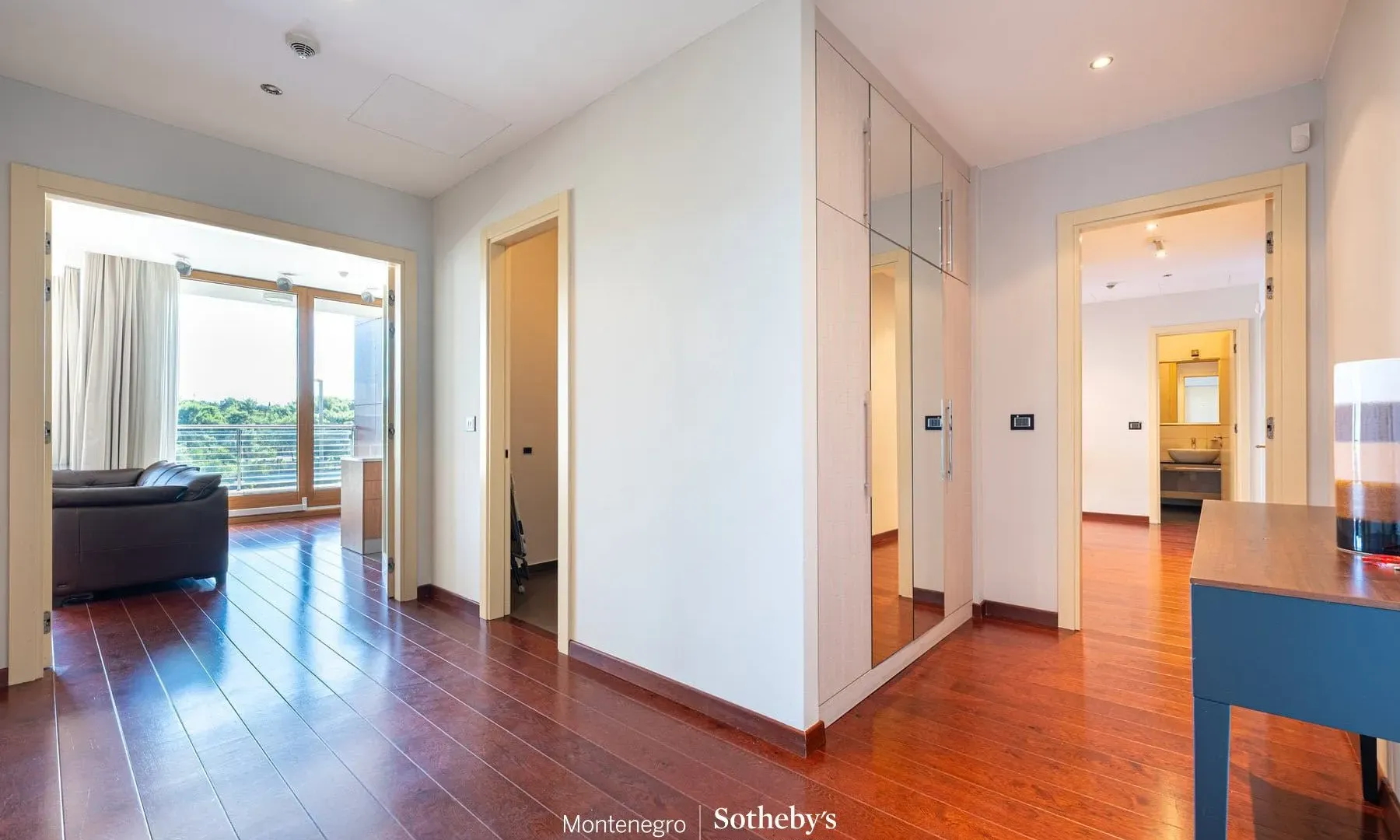 Prodaja, trosoban stan, 203m², Kod Capital Plaze, Podgorica