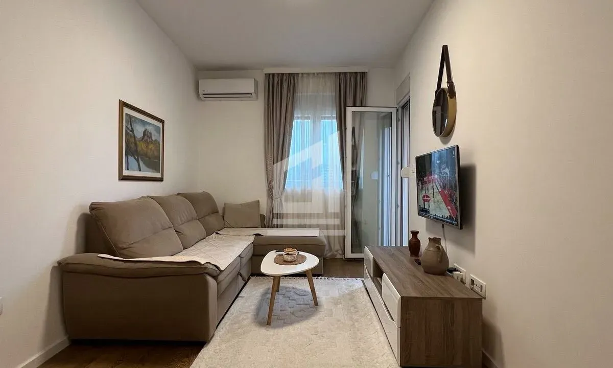 Izdavanje, jednosoban stan, 44m², Pobrežje, Podgorica