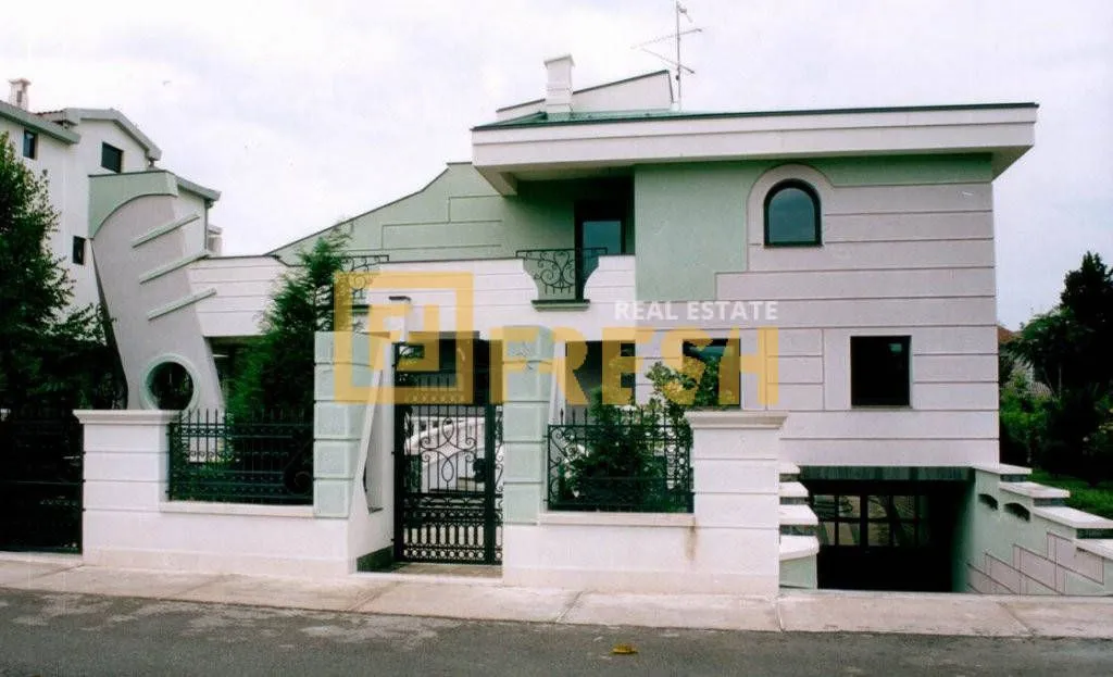 Rent, house, 800m², Zagorič, Podgorica