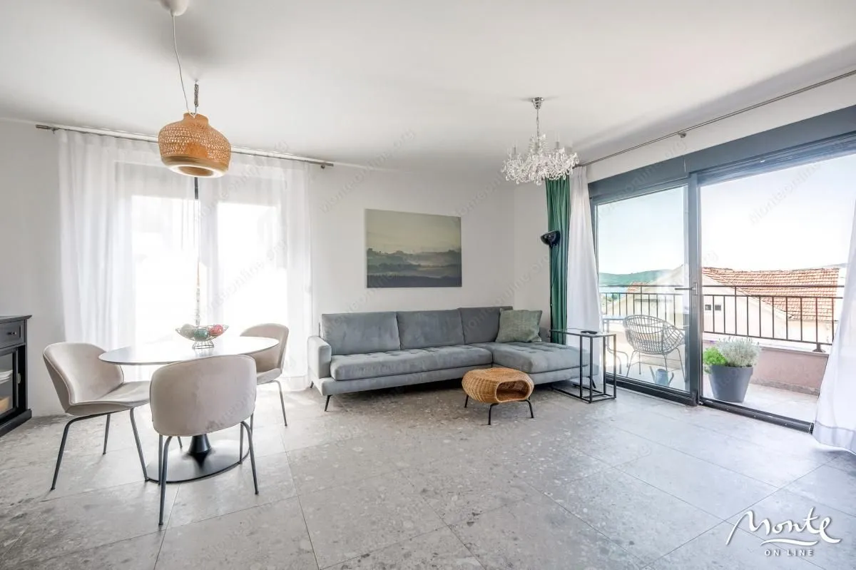 Sale, three bedroom apartment, 77m², Centar, Tivat