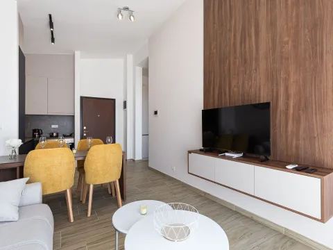 Rent, one bedroom apartment, 44m², Bečići, Budva - image 2
